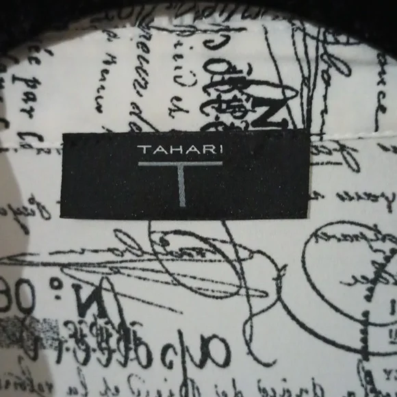 T Tahari Large Hidden Button Front With Bell Type Sleeve - Picture 3 of 11